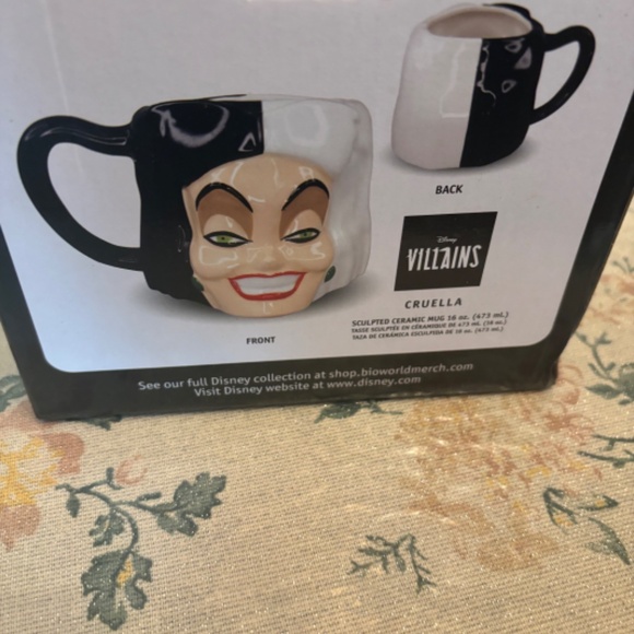 CRUELLA... NEW Disney Villain mug - Picture 4 of 6
